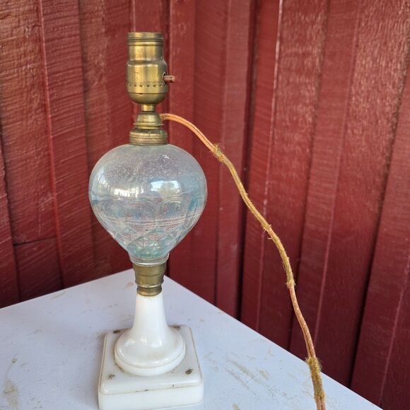 Victorian Oil Lamp Blue Diamond Font Non Working Electric - Picture 7 of 7